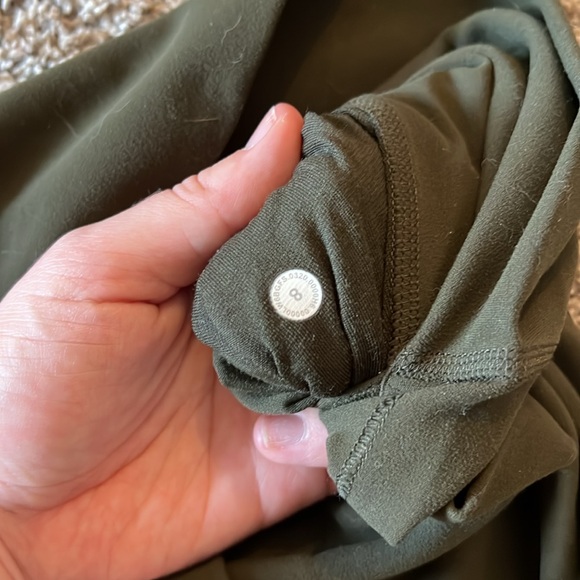 Lululemon Align Crops 21 in - Picture 2 of 4